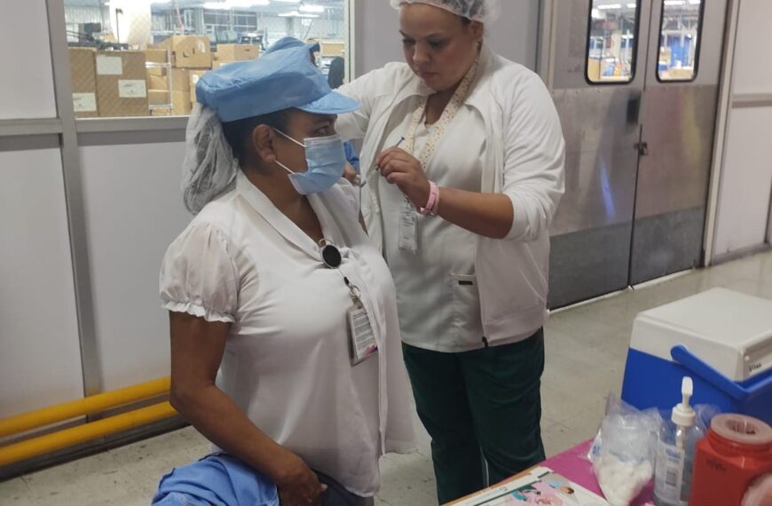 Facilita gobierno municipal servicios de salud a trabajadores de la empresa TKR