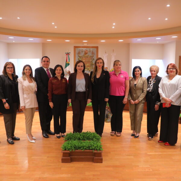 Es Claudette Canturosas presidenta del Sistema DIF; alcaldesa…