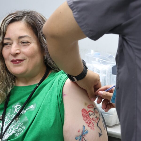 Brindarán atenciones médicas gratuitas a mujeres por mes de lucha contra el cáncer de mama