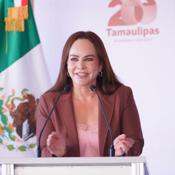 Liberan tráfico de autopista Monterrey-Nuevo Laredo; cumple Carmen Lilia con transportistas