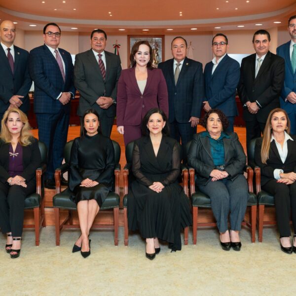 Tiene Nuevo Laredo gobierno de paridad; presenta Carmen Lilia Canturosas gabinete igualitario