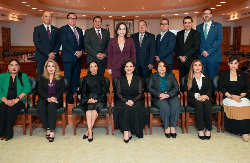 Tiene Nuevo Laredo gobierno de paridad; presenta Carmen Lilia Canturosas gabinete igualitario