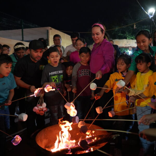 Disfrutan familias y alcaldesa Carmen Lilia Canturosas de lunada en el Zoológico de Nuevo Laredo 