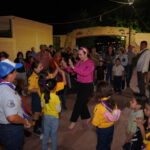 Disfrutan familias y alcaldesa Carmen Lilia Canturosas…