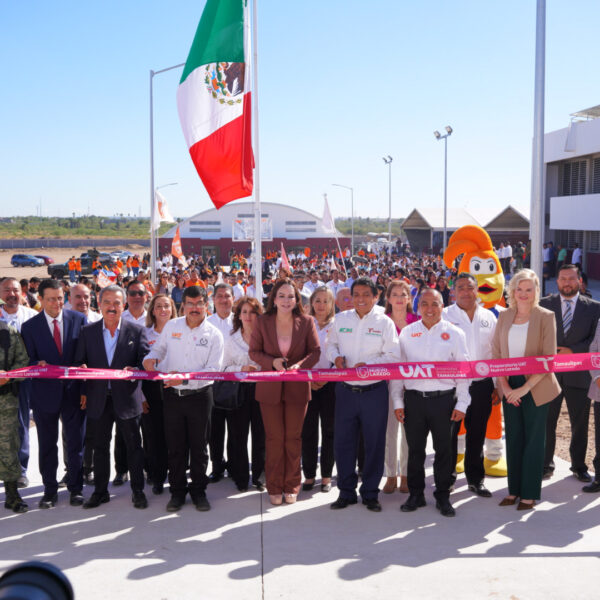 Inauguran alcaldesa Carmen Lilia Canturosas y rector Anaya preparatoria UAT en Nuevo Laredo 