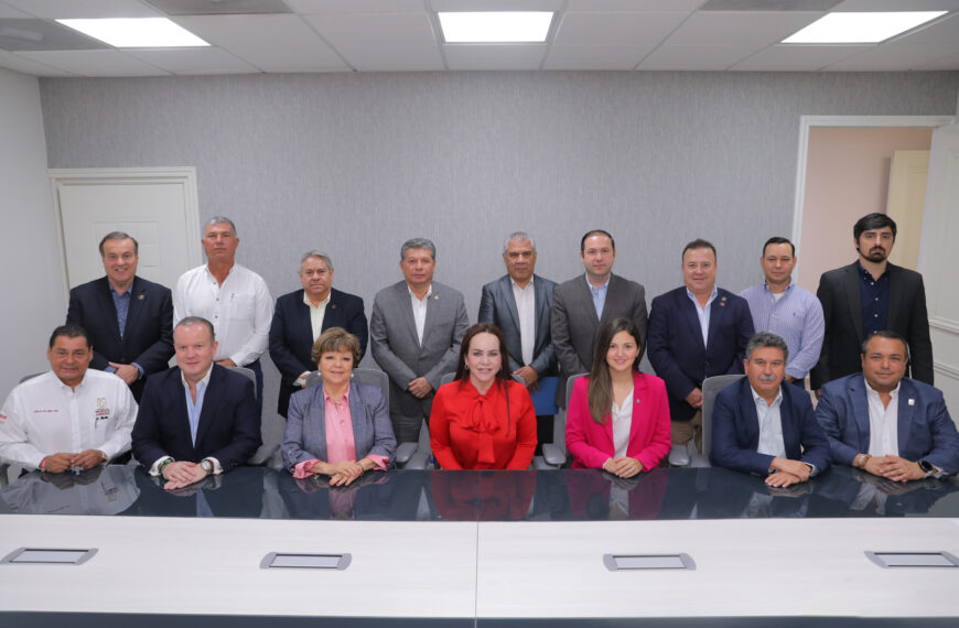 Encabeza Carmen Lilia Canturosas reunión de trabajo para impulsar exhorto y dar solución a tráfico en autopista