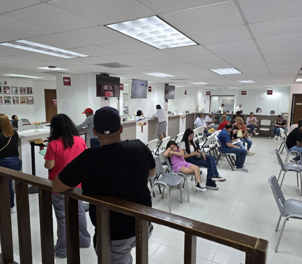 Expide la Oficina Fiscal del Estado en Nuevo Laredo 1,600 juegos de placas al mes