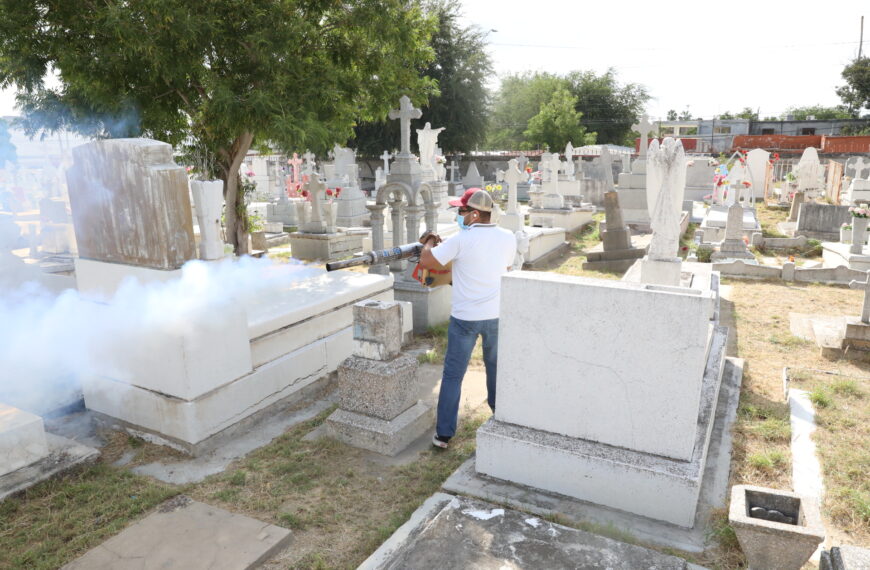 Reporta gobierno municipal panteones limpios y fumigados para recibir a visitantes el Día de Muertos