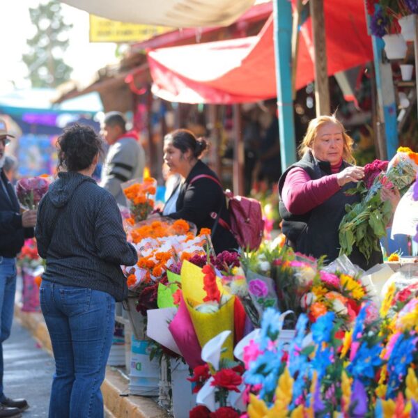 Gobierno municipal otorgará permisos para venta de artículos de próximas festividades 