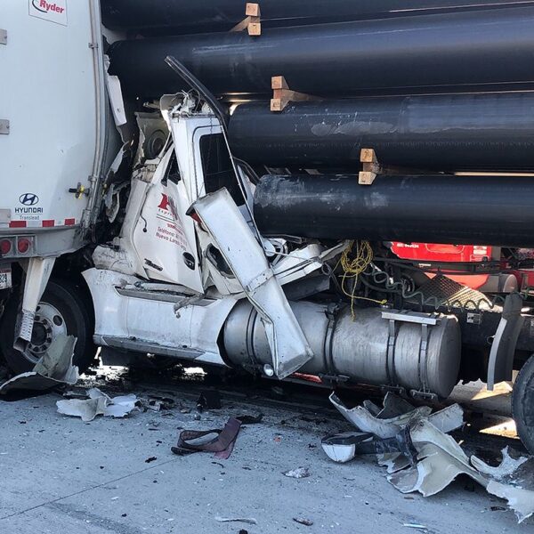 Vive de milagro tras brutal choque en la autopista Monterrey-Nuevo Laredo