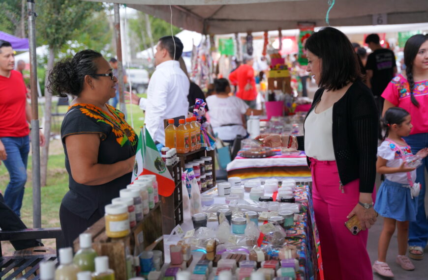 Gobierno municipal impulsa a emprendedores locales con el bazar Cultura Mexicana