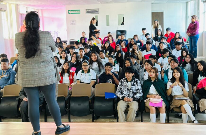 Capacita gobierno municipal emprendedores y empleados en pro del crecimiento profesional y personal