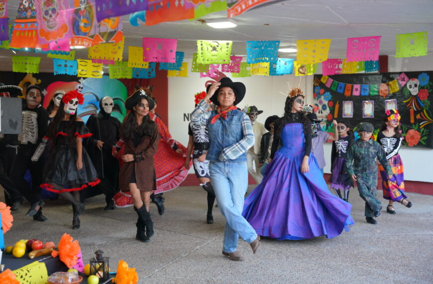 Refuerzan tradiciones con presentación artística en Casa de Cultura Viveros