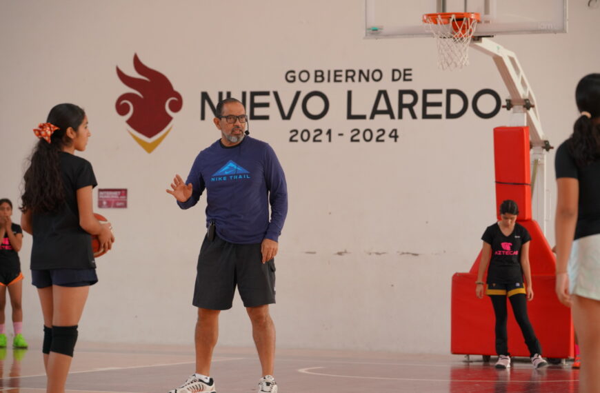 Gobierno municipal impulsa el deporte con exitosa clínica de básquetbol para entrenadores