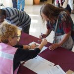 DIF Nuevo Laredo entrega estímulo económico a los adultos mayores del programa de educación vial
