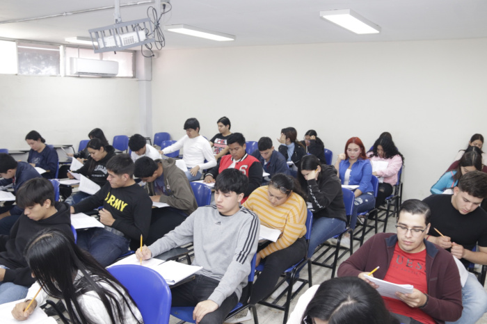 Presentan aspirantes examen de ingreso para el…