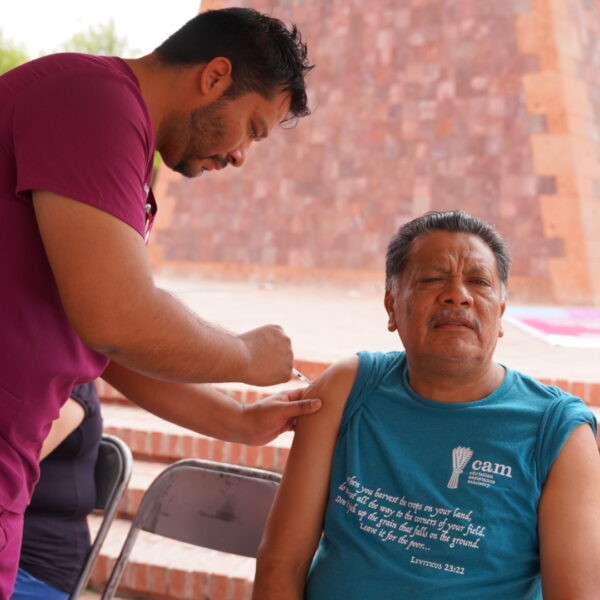 Aprovechan familias jornada de vacunación contra influenza y Covid-19 del gobierno municipal