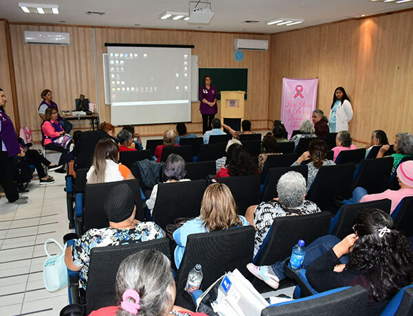 Fundación Lazo Rosa lleva a cabo su taller mensual sobre cáncer de mama