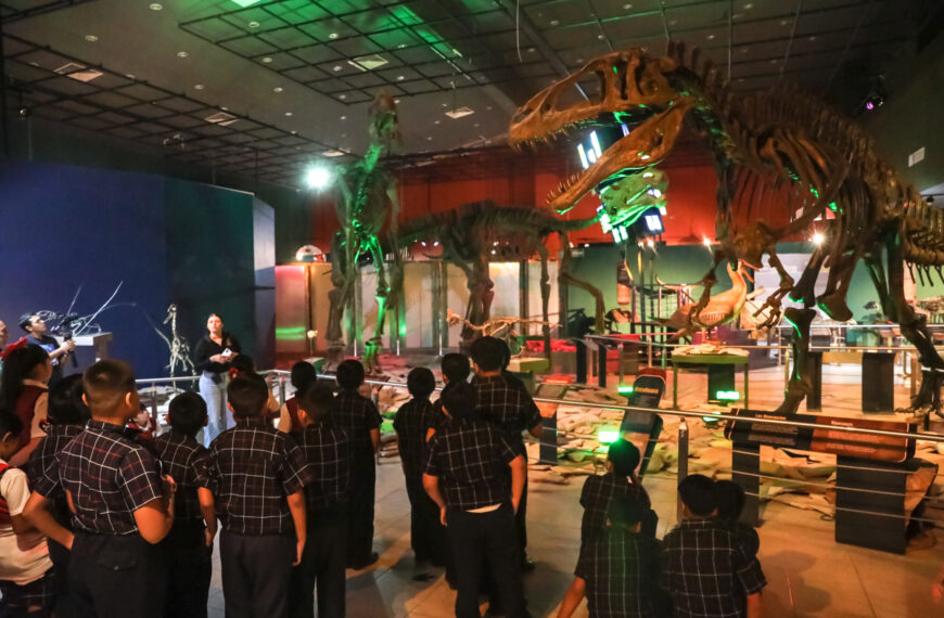 Se divierten estudiantes con visitas a museos del Centro Cultural