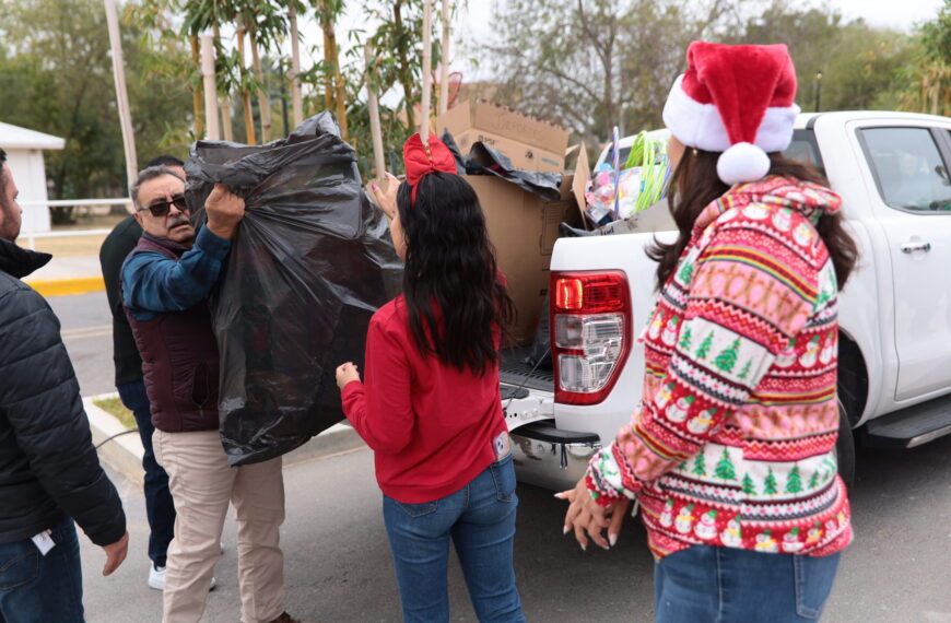 Responde la ciudadanía al llamado del Juguetón 2024 y acude a donar al zoológico