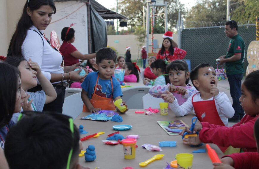 Celebran la  Navidad en el  Zoo y Acuario de NLD con el evento Narices Rojas