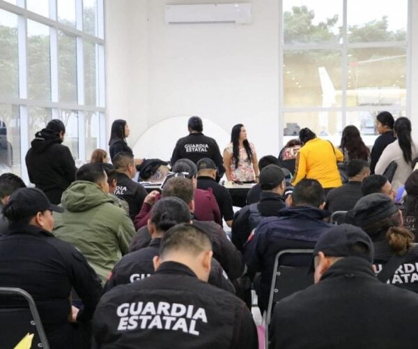Personal de Seguridad Pública recibirá primer pago de becas a servidores públicos e hijos
