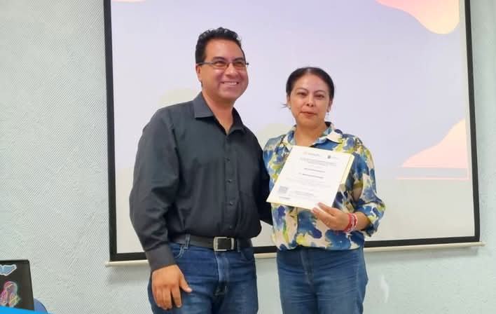 Presenta tamaulipeco ponencia sobre la neuroevolución de la inteligencia artificial