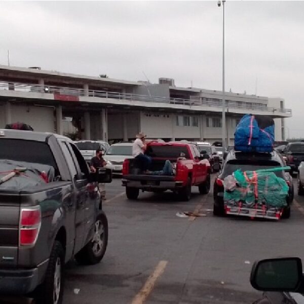 Espera Nuevo Laredo cruce de caravana de paisanos de hasta 1,700 vehículos
