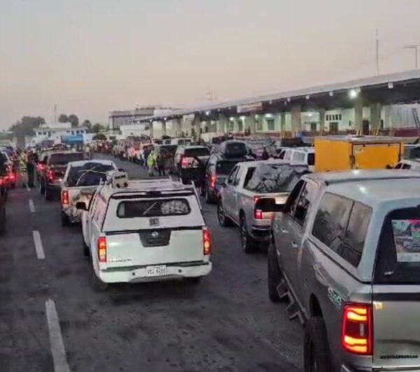 Policía de San Luis Potosí cuida a los paisanos en su trayecto por Tamaulipas