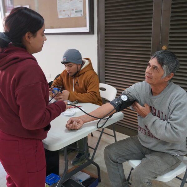Impulsa gobierno municipal la detección oportuna de glucosa e hipertensión para fortalecer prevención en salud
