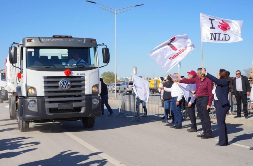 Américo y Carmen Lilia dan banderazo a nuevas unidades de recolección de residuos en Nuevo Laredo