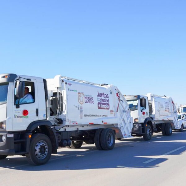 Gobernador y alcaldesa dan banderazo a nuevas unidades de recolección de basura en Nuevo Laredo