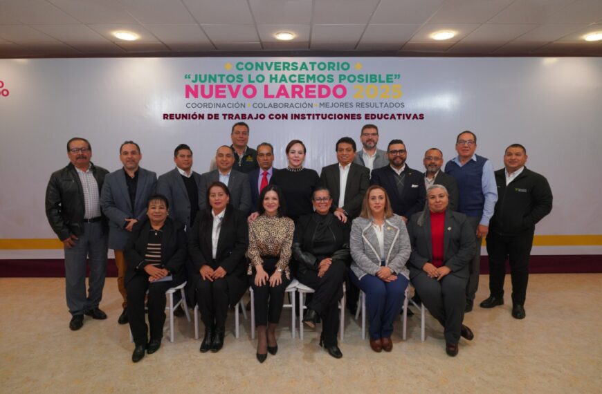 Alcaldesa Carmen Lilia Canturosas refrenda su compromiso con la educación superior neolaredense