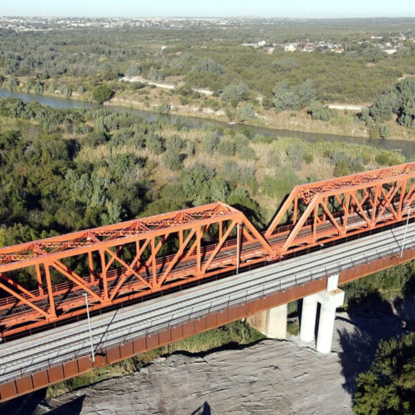 Ampliación del Puente Ferroviario entre los Dos Laredos inicia operaciones el 6 de febrero