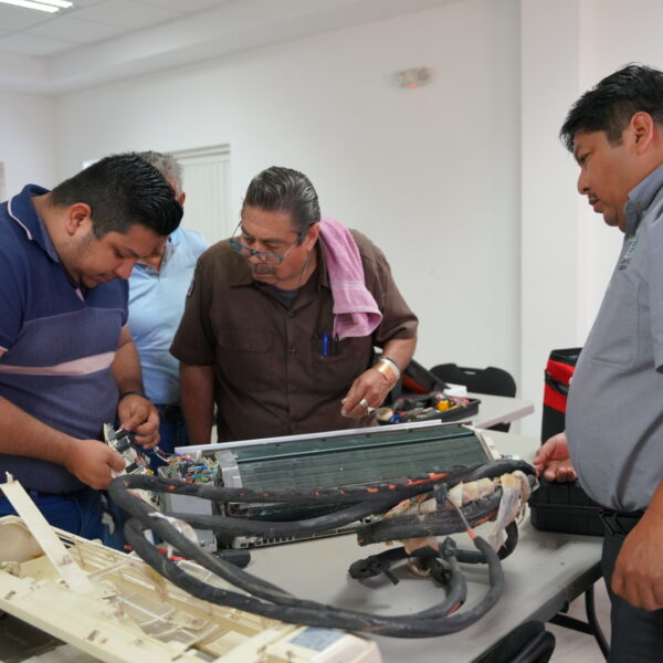 Invita gobierno municipal a inscribirse en los Talleres…