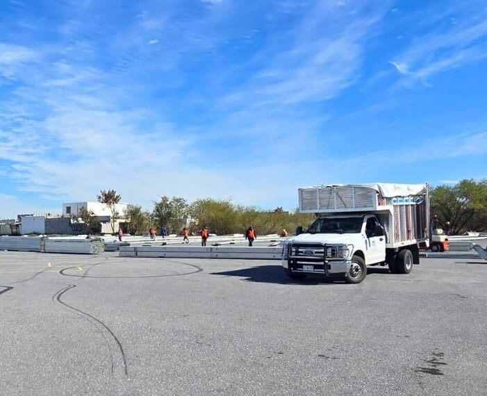 Instalan el Centro de Atención a Migrantes en el Polyforum La Fe; les darán 2,000 pesos de ayuda