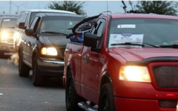 Recomiendan a los paisanos que vuelven a Estados Unidos evitar viajar por las noches