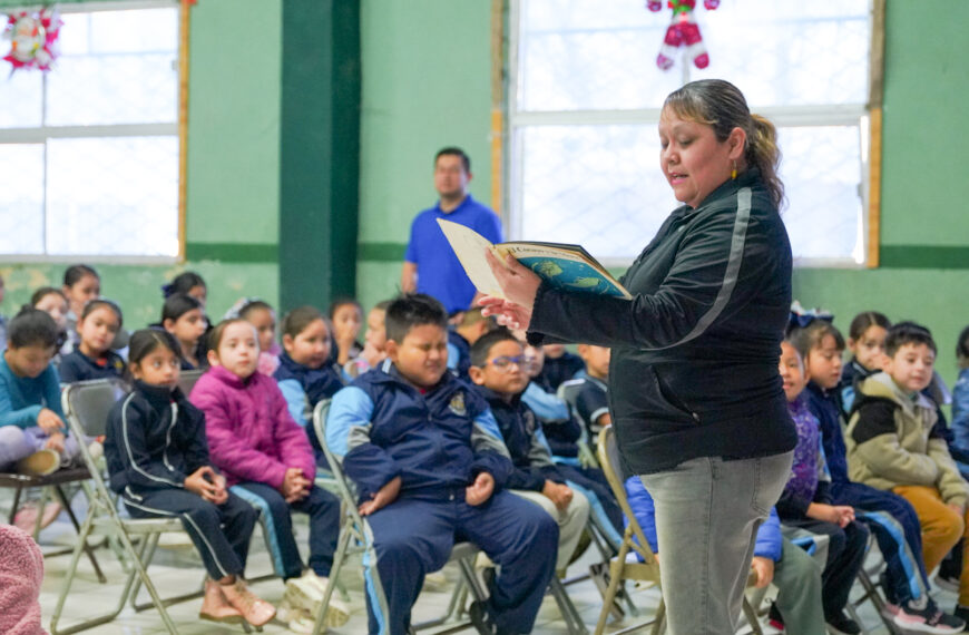 Programa de Biblioteca Itinerante llega a escuela primaria Cosme Pérez