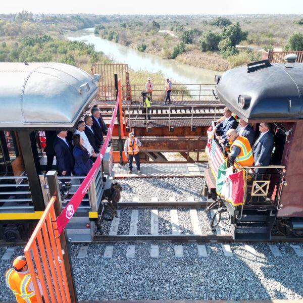 Inauguran Carmen Lilia y Américo el segundo puente…