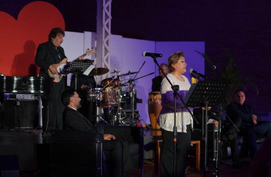 Corazón Acústico llena de magia y música la sala Sergio Peña