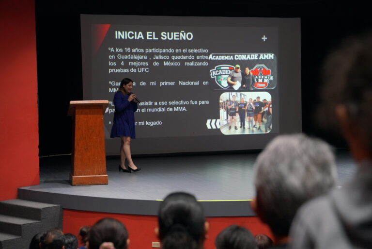 Expone artemarcialista Melissa Díaz magistral plática de superación