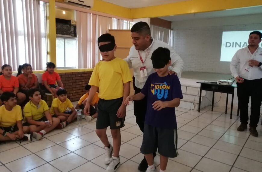 Dirección de Vinculación Social lleva brigadas de concientización sobre discapacidad a la sociedad