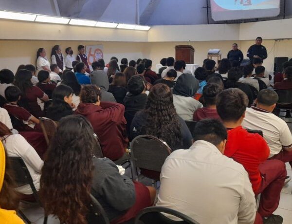 La Guardia Estatal imparte taller sobre ciberbullying a alumnos de la Secundaria 32
