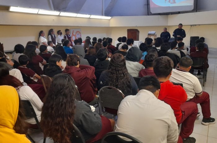 La Guardia Estatal imparte taller sobre ciberbullying a alumnos de la Secundaria 32