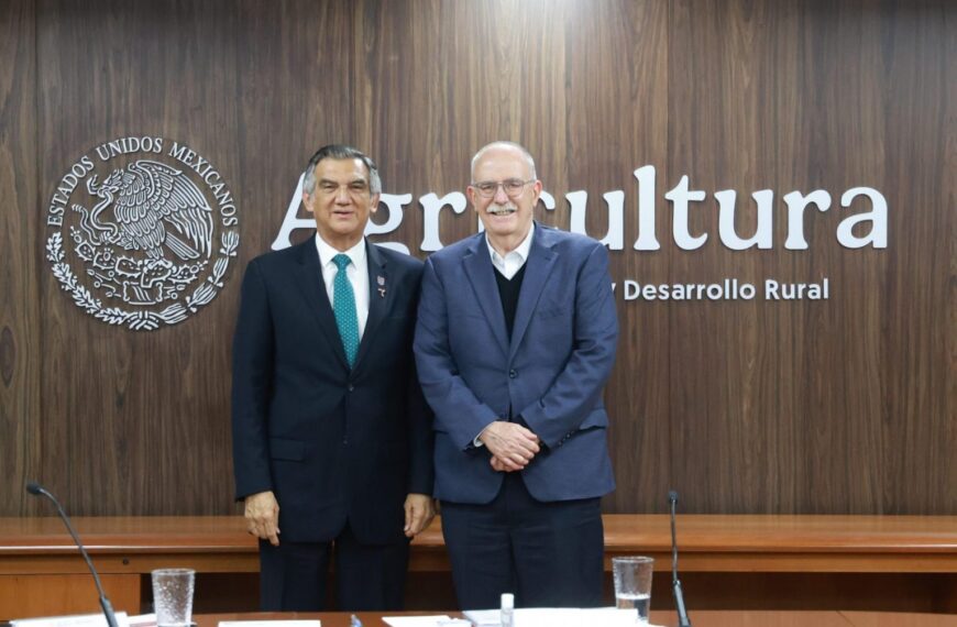 Gestiona gobernador apoyos para la agricultura y los…