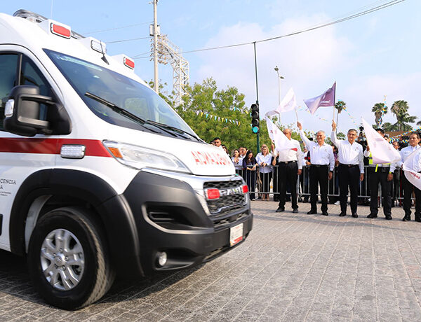 Entrega Américo Villarreal 16 nuevas ambulancias al sector salud de Tamaulipas