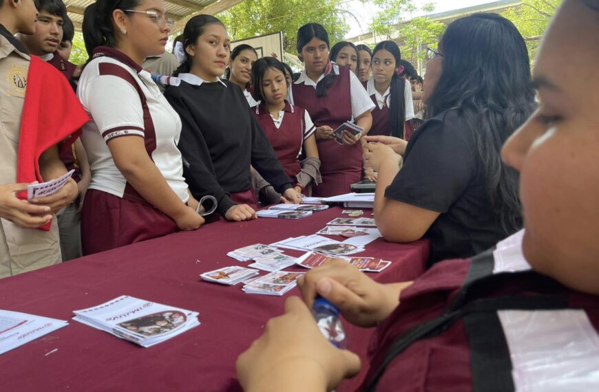 IMJUVE acerca servicios de salud, cultura y apoyo psicológico a estudiantes de secundaria en Nuevo Laredo