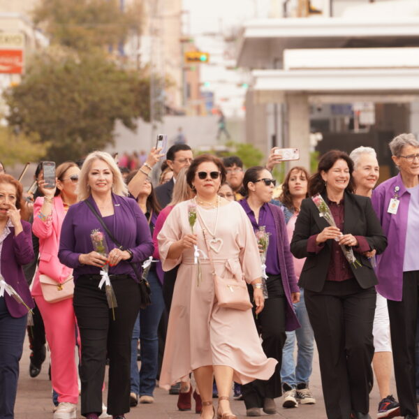 Mujeres de Nuevo Laredo y Laredo marchan unidas en el marco del 8 de marzo