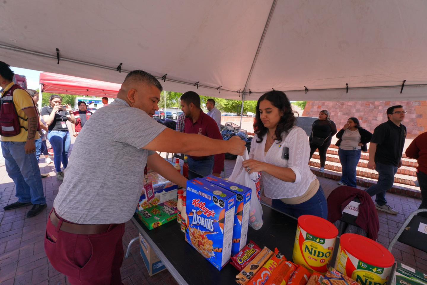 Servidores pblicos organizan bolsas con vveres en apoyo a Reynosa tras las fuertes lluvias