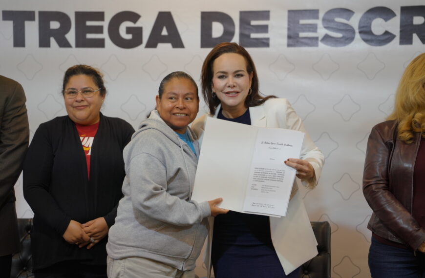 Gobierno de Nuevo Laredo brinda certeza jurídica a familias de El Progreso con entrega de escrituras